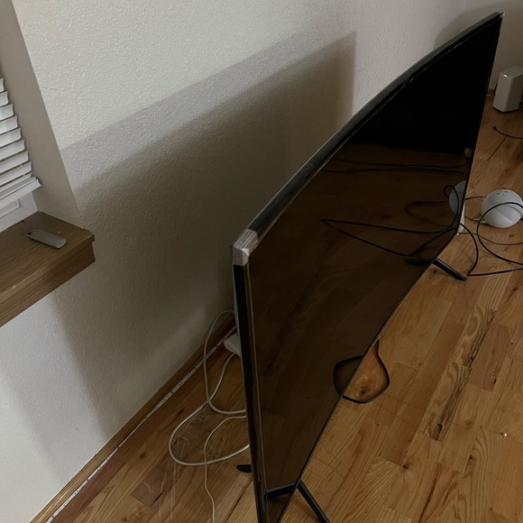 Samsung TU 8300 curved 55 inches - Picture 5 of 6